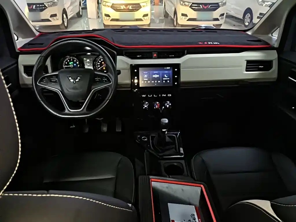 Wuling Motors Wuling Hongguang PLUS 2020 2019 1.5T Manual Luxury 7-seater