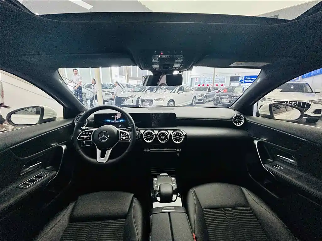 Mercedes-Benz A-Class (Import) 2022 A 200 Dynamic фото 14