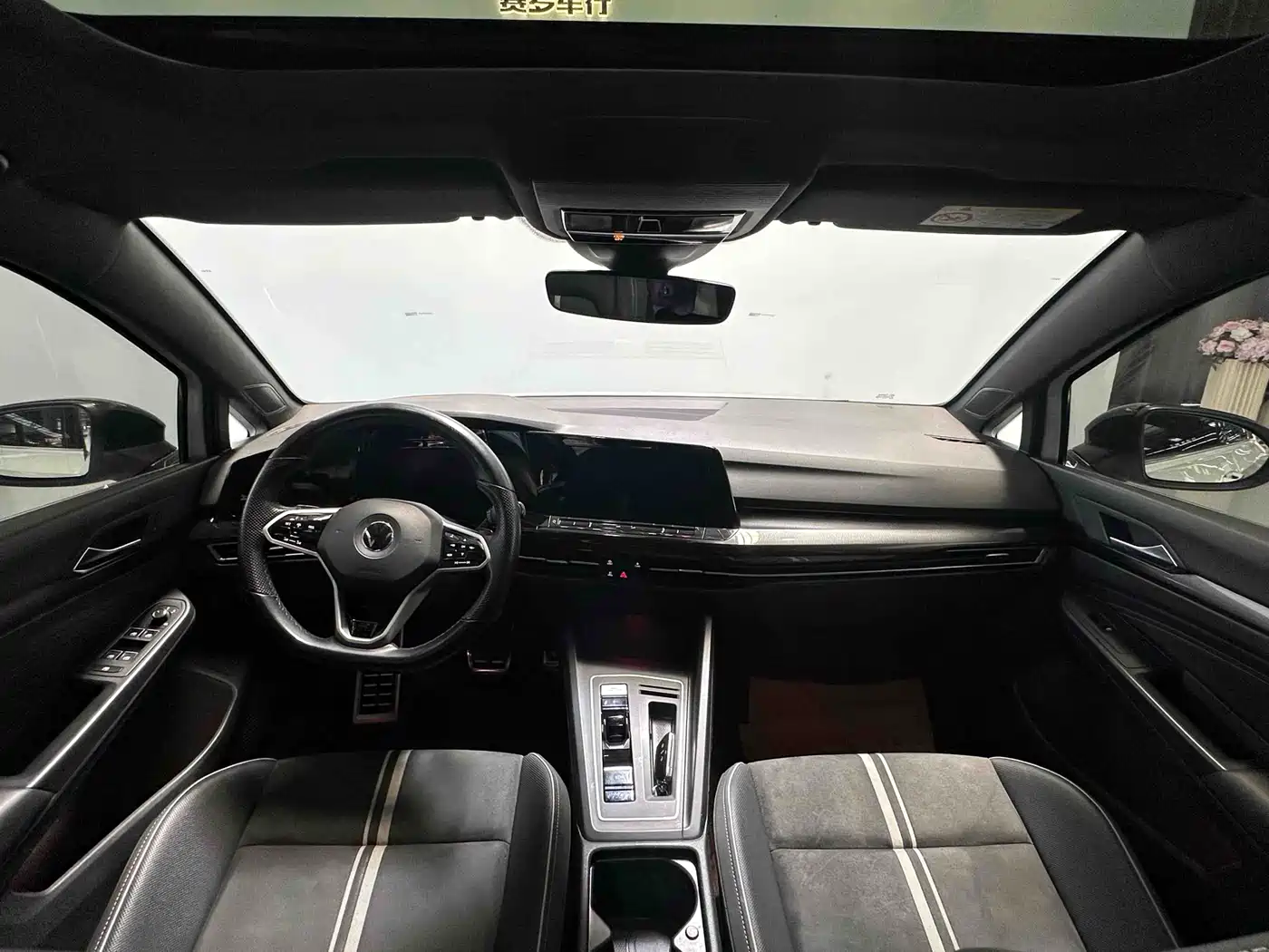 Volkswagen Golf 2021 280TSI DSG R-Line фото 6