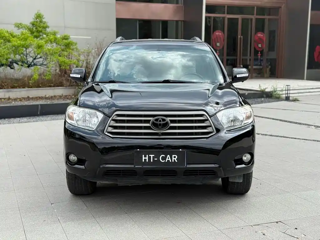 Photo 1 - Toyota Highlander
