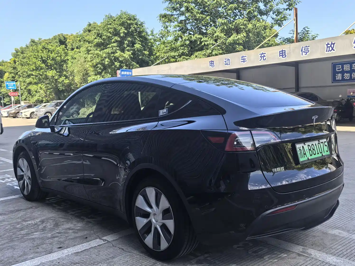 Фото 6 - Tesla Model Y