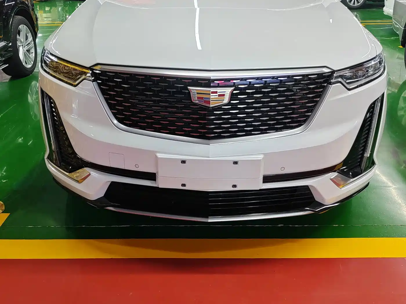 Photo 3 - Cadillac XT6