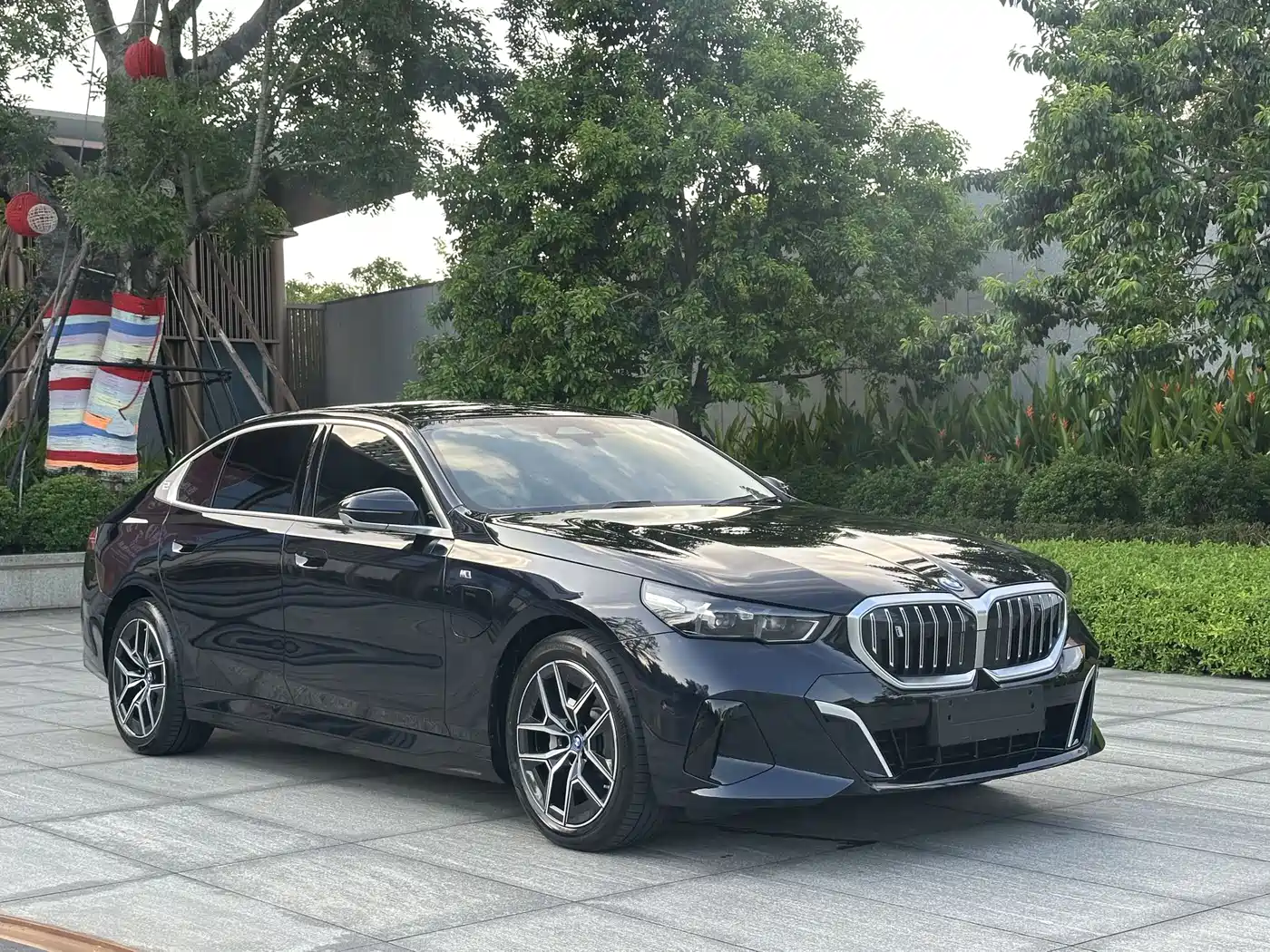 BMW i5 2024 eDrive 35L Premium Model M Sport Package фото 4
