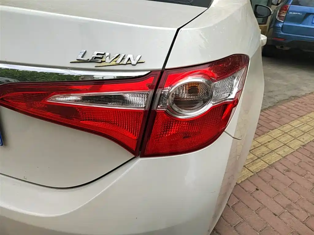Toyota Levin 2014 1.6G CVT Elite Edition фото 8