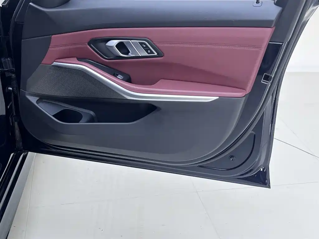 BMW 3 Series 2023 320Li M Sport Package фото 20