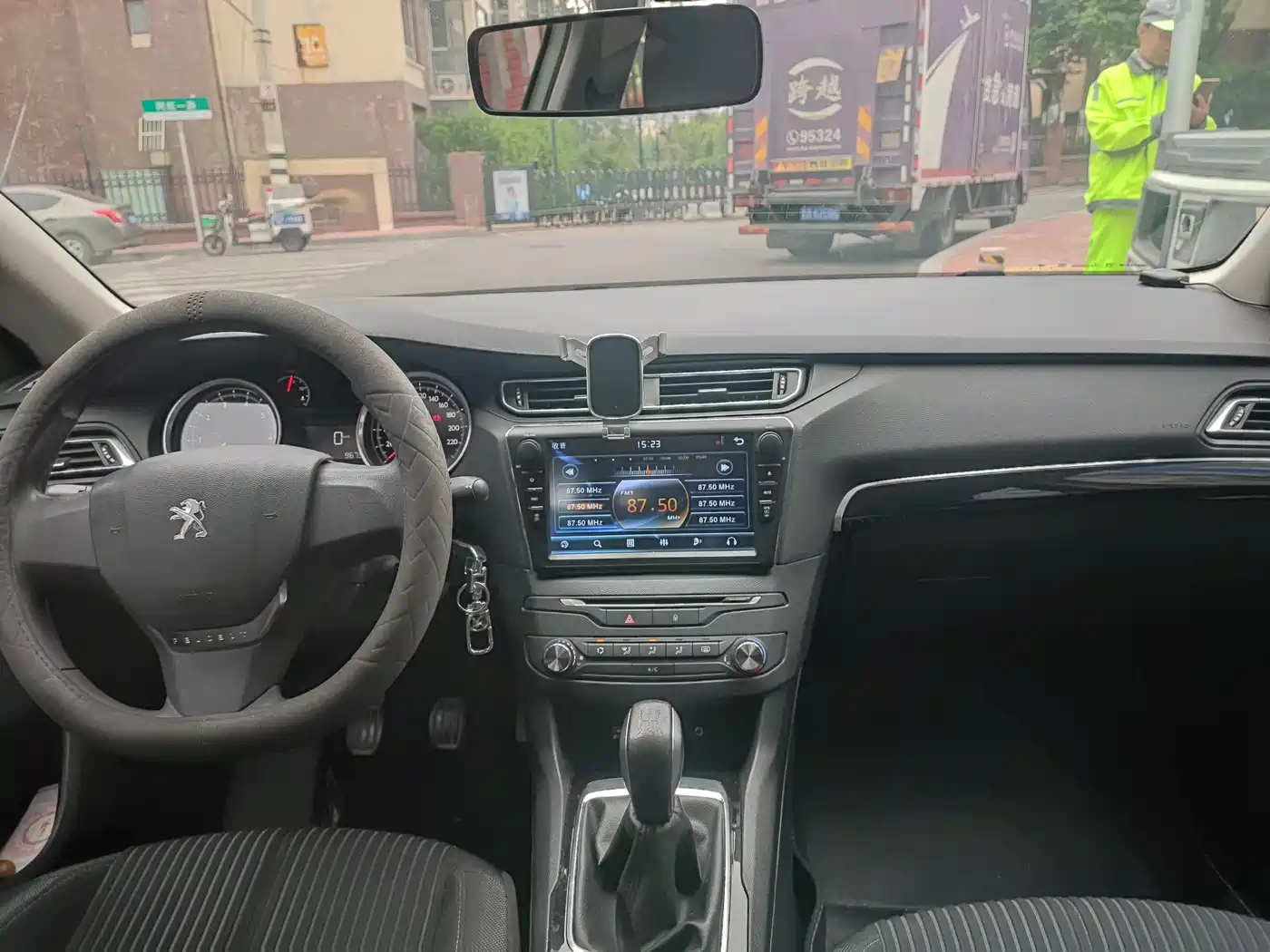Peugeot 408 2014 1.8L Manual Leading Edition фото 5