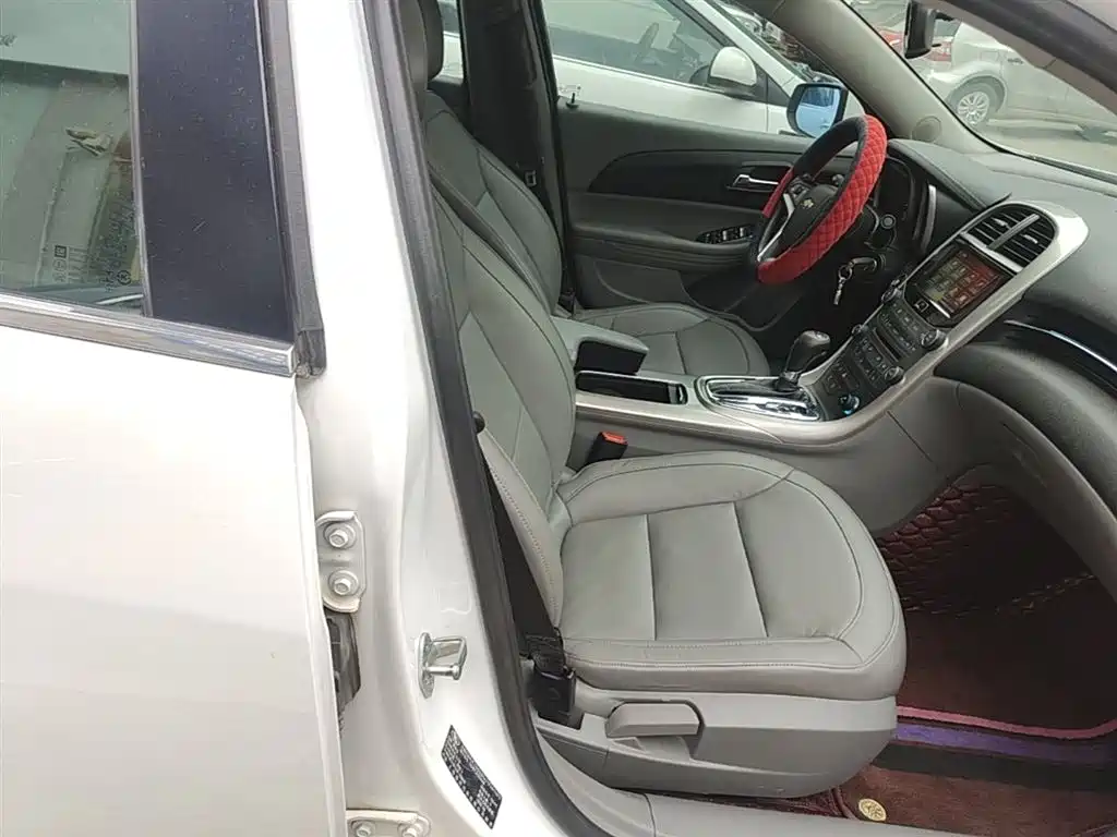 Chevrolet Malibu 2014 2.0L Automatic Luxury фото 25