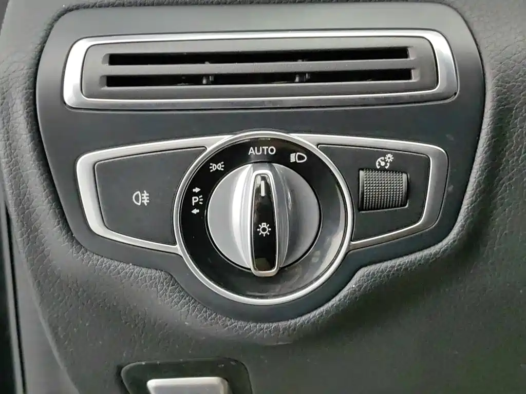 Фото 21 - Mercedes-Benz C-Class