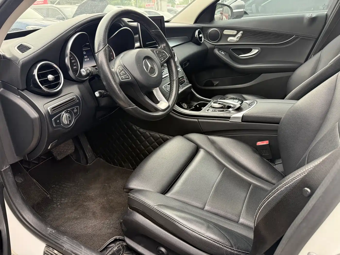 Mercedes-Benz C-Class 2017 Facelift C 200 L Sport Edition фото 4