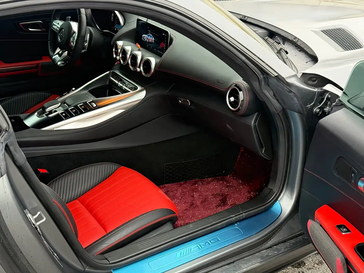 MERCEDES-BENZ AMG GT