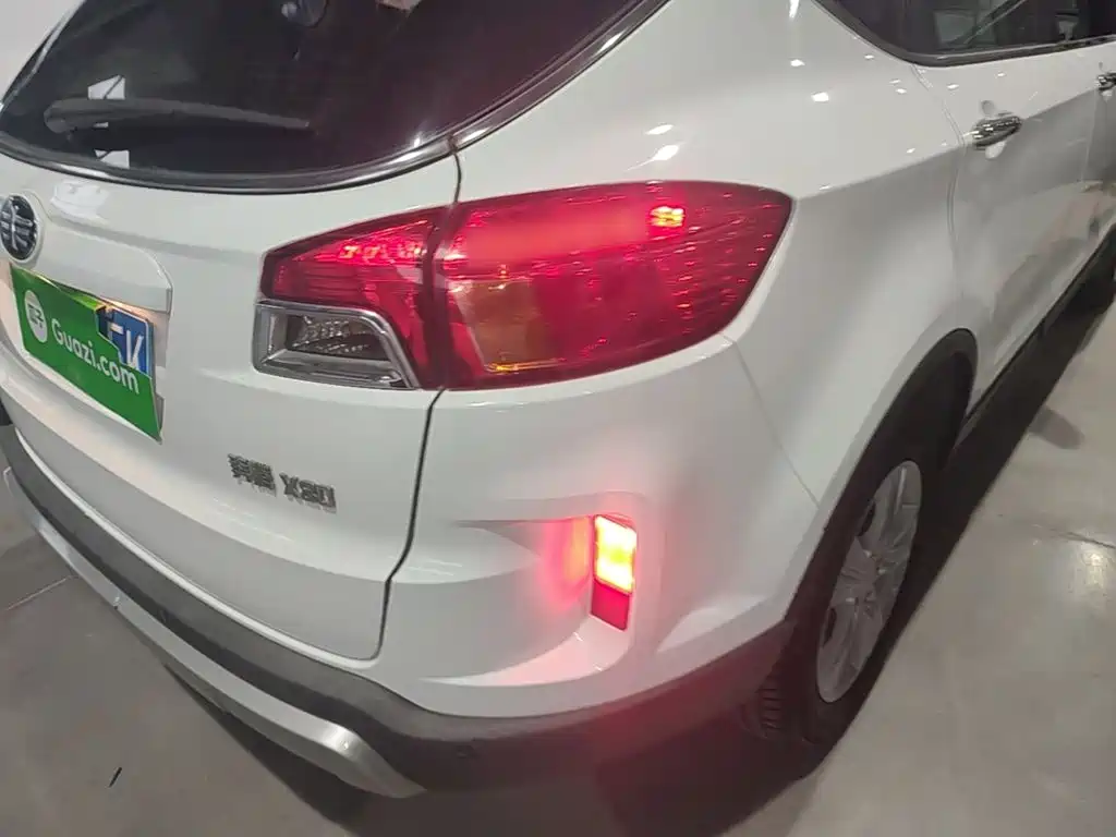 Besturn X80 2015 2015 2.0L Automatic Luxury