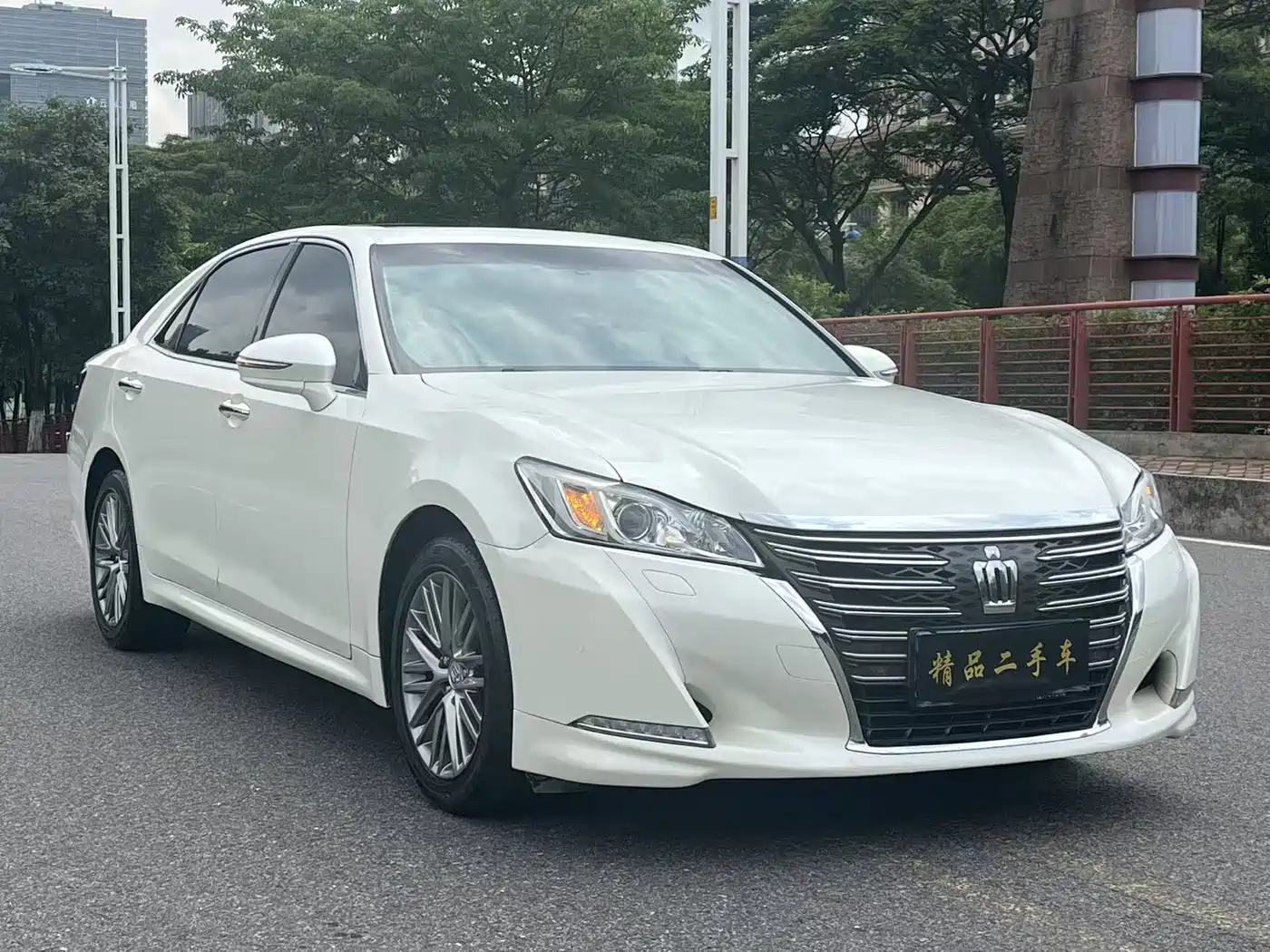 Toyota Crown 2017 2.0T Sport Edition фото 3