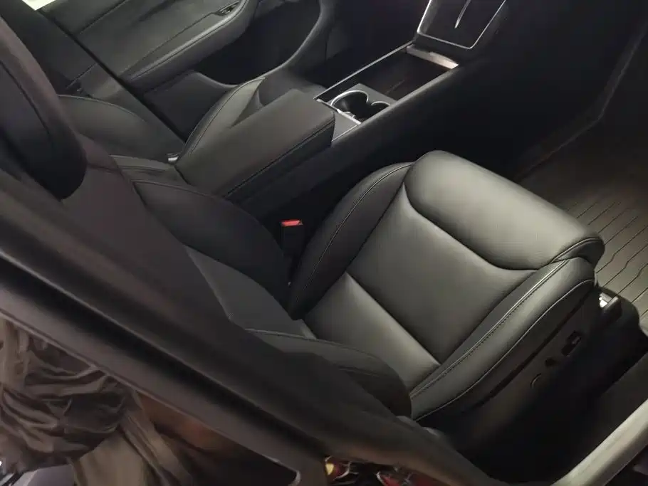 Tesla Model Y L 2026 2025 Facelift Long Range AWD