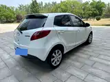Фото 3 - Mazda 2