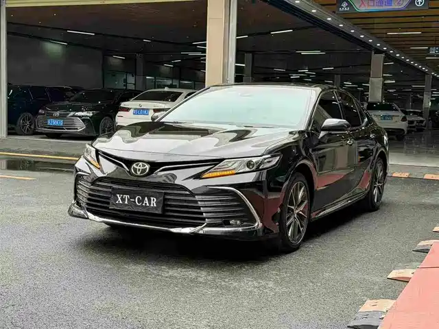 Toyota Camry 2.5G, Люкс