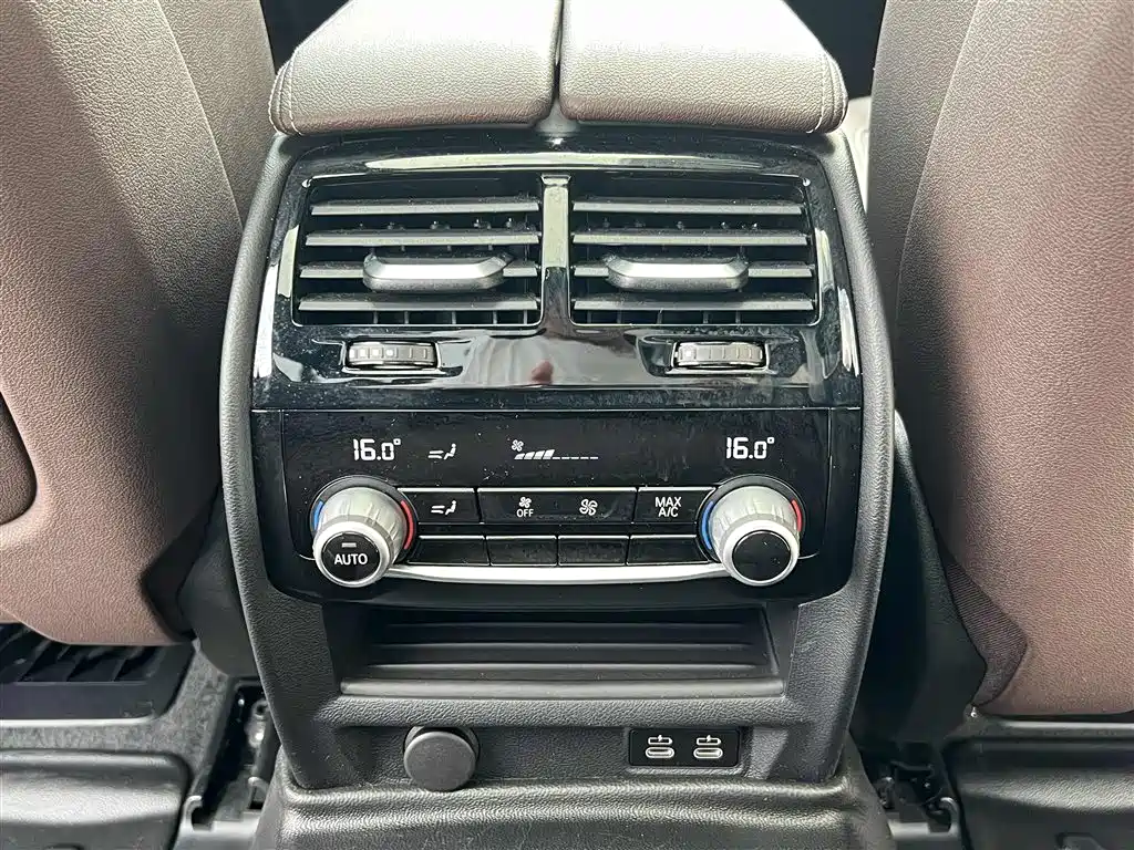 BMW 5 Series 2022 Facelift II 530Li Premium Package M Sport фото 35