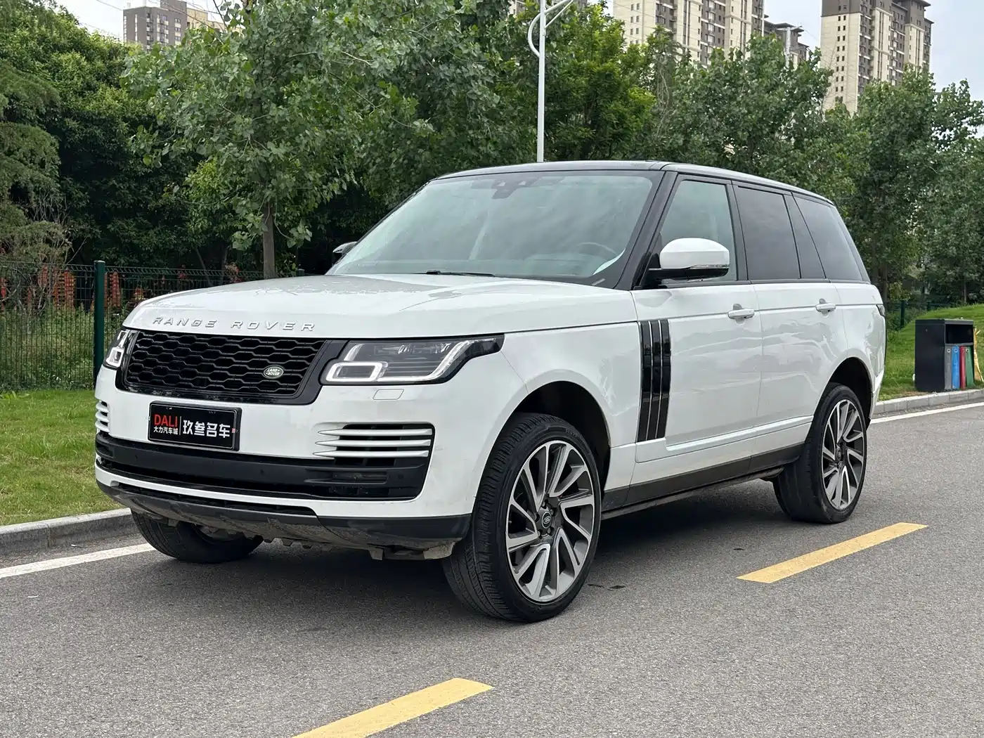 Фото 1 - Land Rover Range Rover