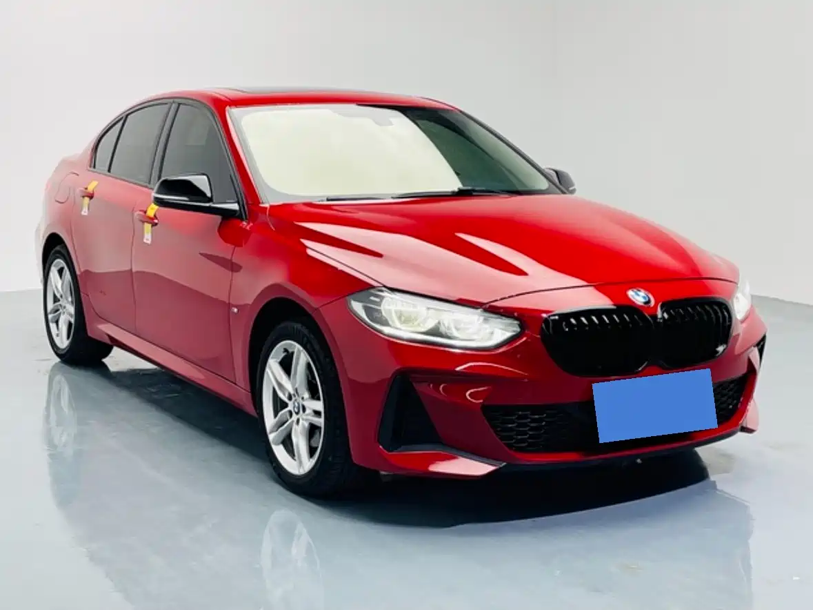 BMW 1 Series 2021 120i M Sport Shadow Edition фото 7