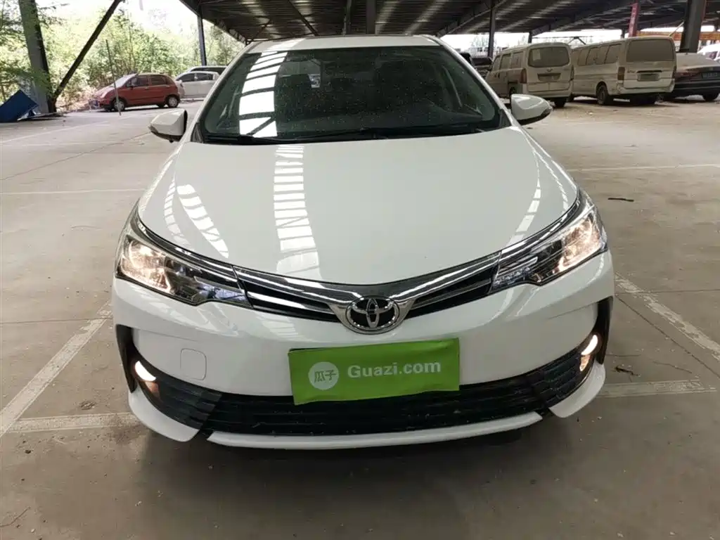 Toyota Corolla 2017 Facelift 1.2T S-CVT GL-i фото 3
