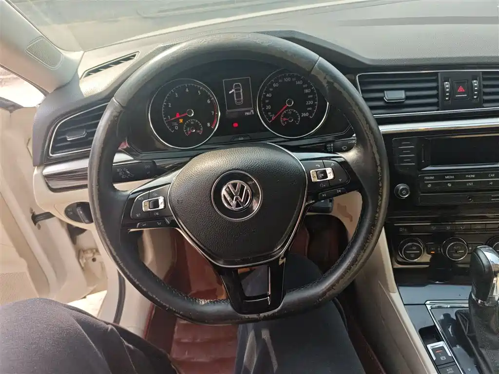 Volkswagen Lamando 2015 280TSI DSG Comfort фото 7