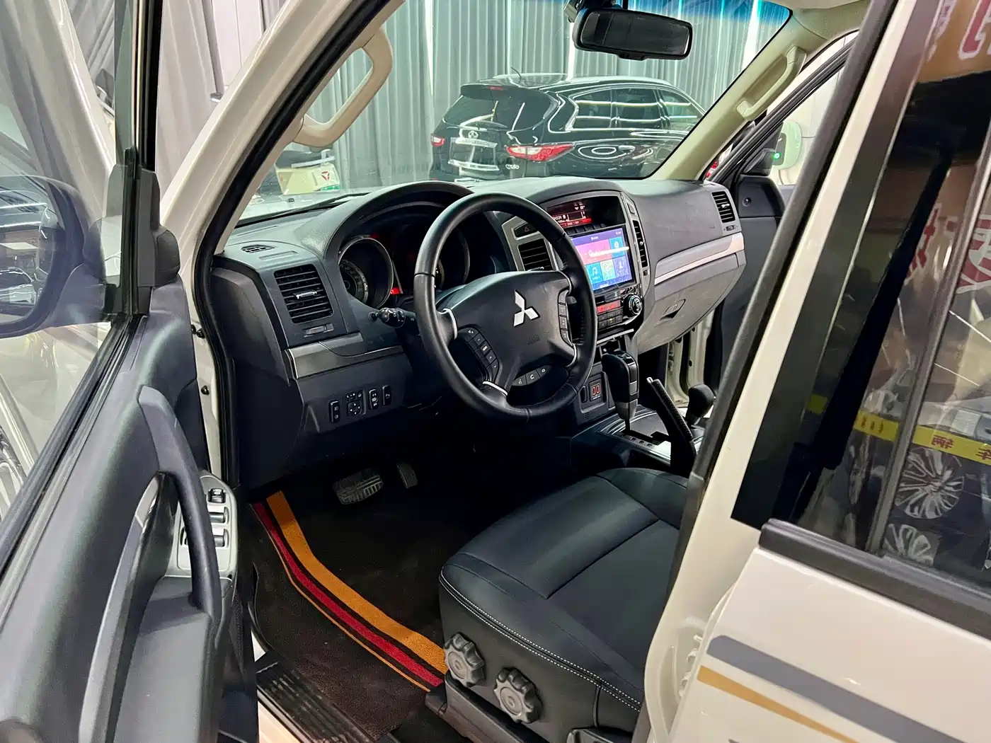 Mitsubishi Pajero (Import) 2020 3.0L Automatic Comfort Edition фото 10