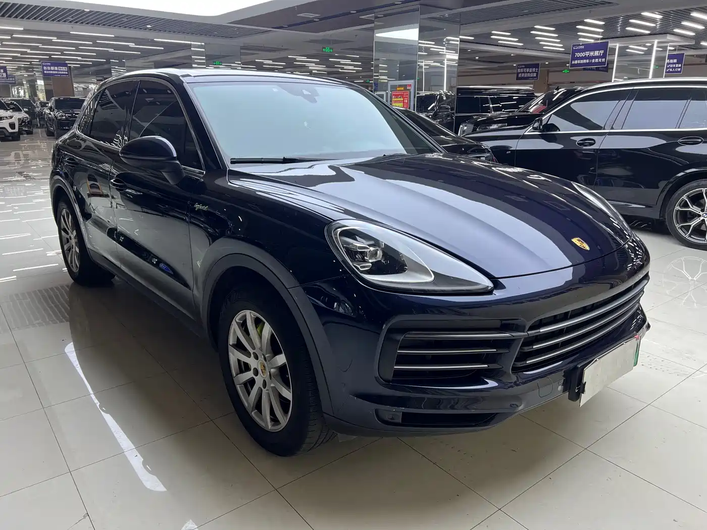 Porsche Cayenne New Energy 2021 Cayenne E-Hybrid 2.0T фото 2