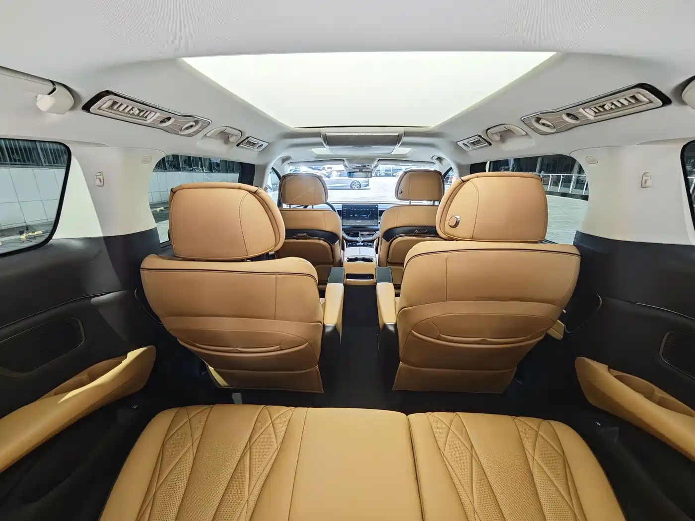 Denza D9 2025 2024 DM-i 980 AWD Prestige