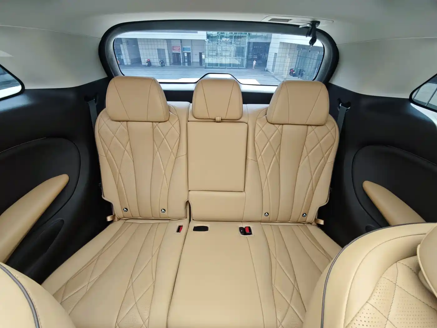Denza D9 2025 2024 DM-i 980 AWD Prestige