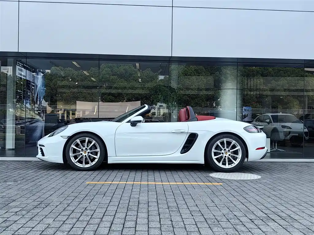Porsche 718 2022 Boxster 2.0T фото 2