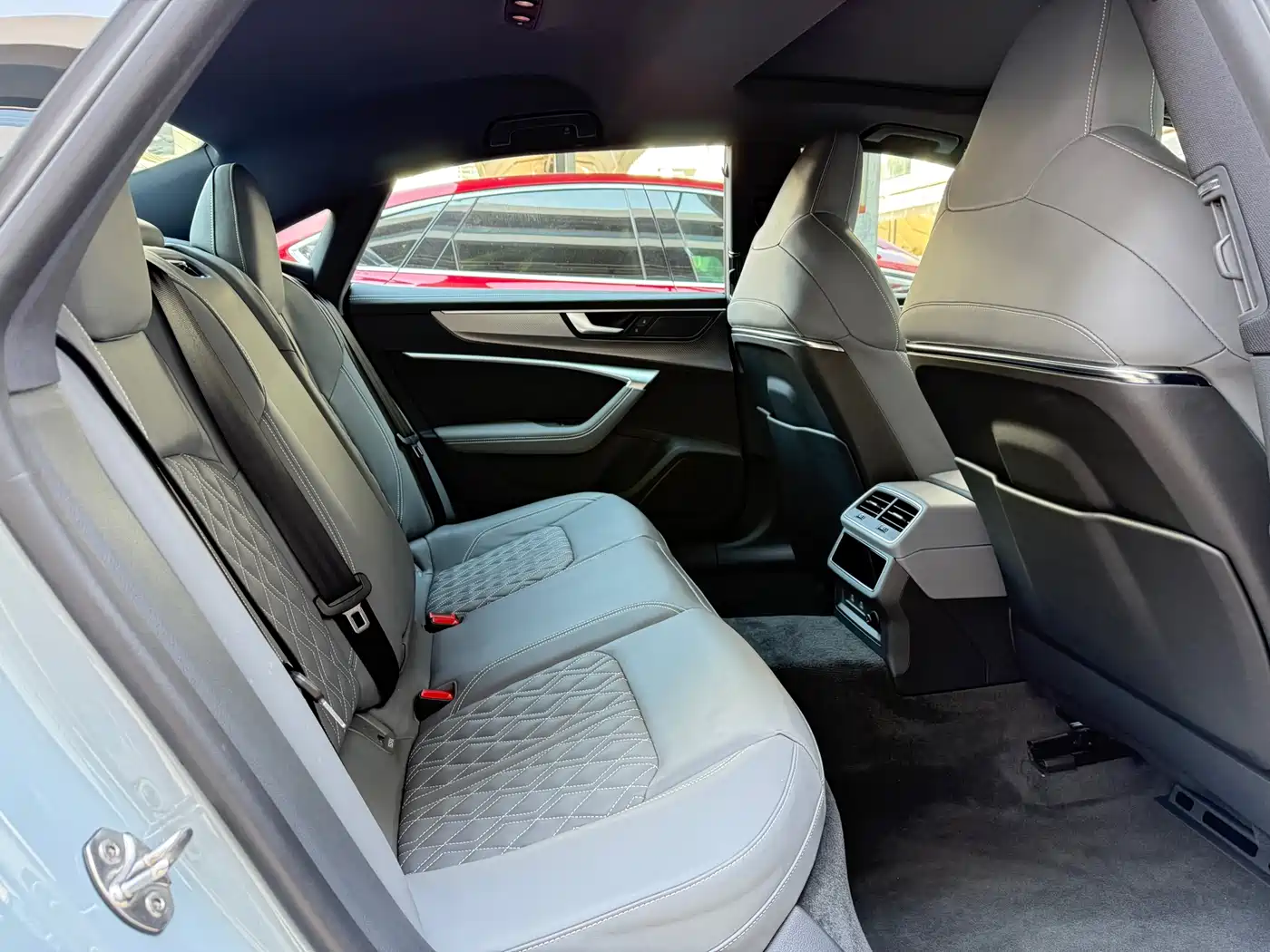 Audi A7L 2024 55 TFSI quattro RS Package Racing Edition фото 15
