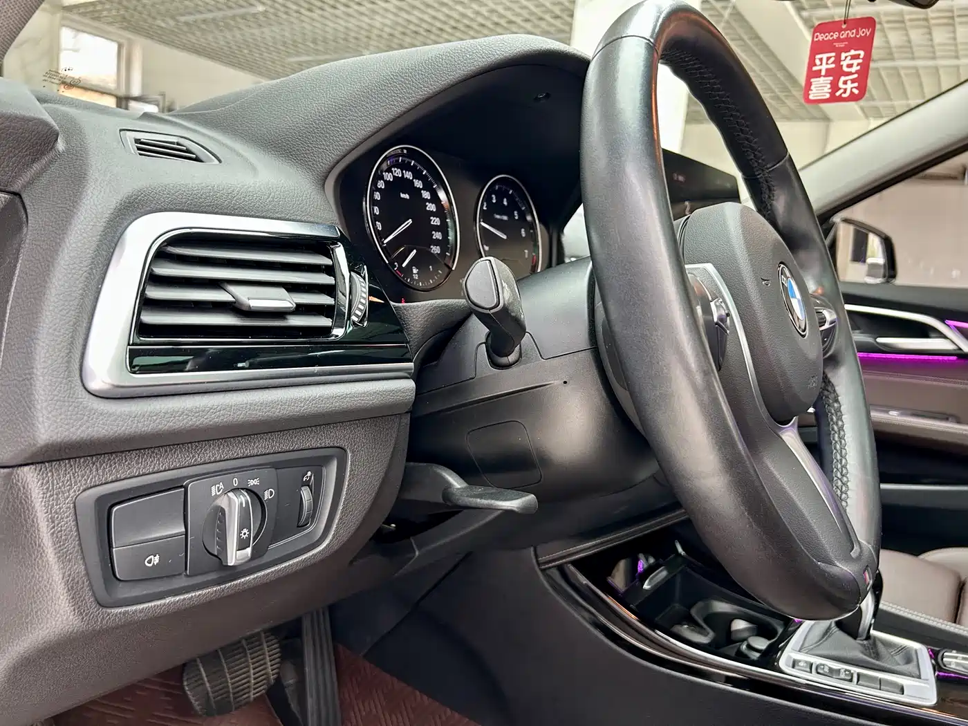 BMW 1 Series 2023 120i M Sport Shadow Edition фото 20