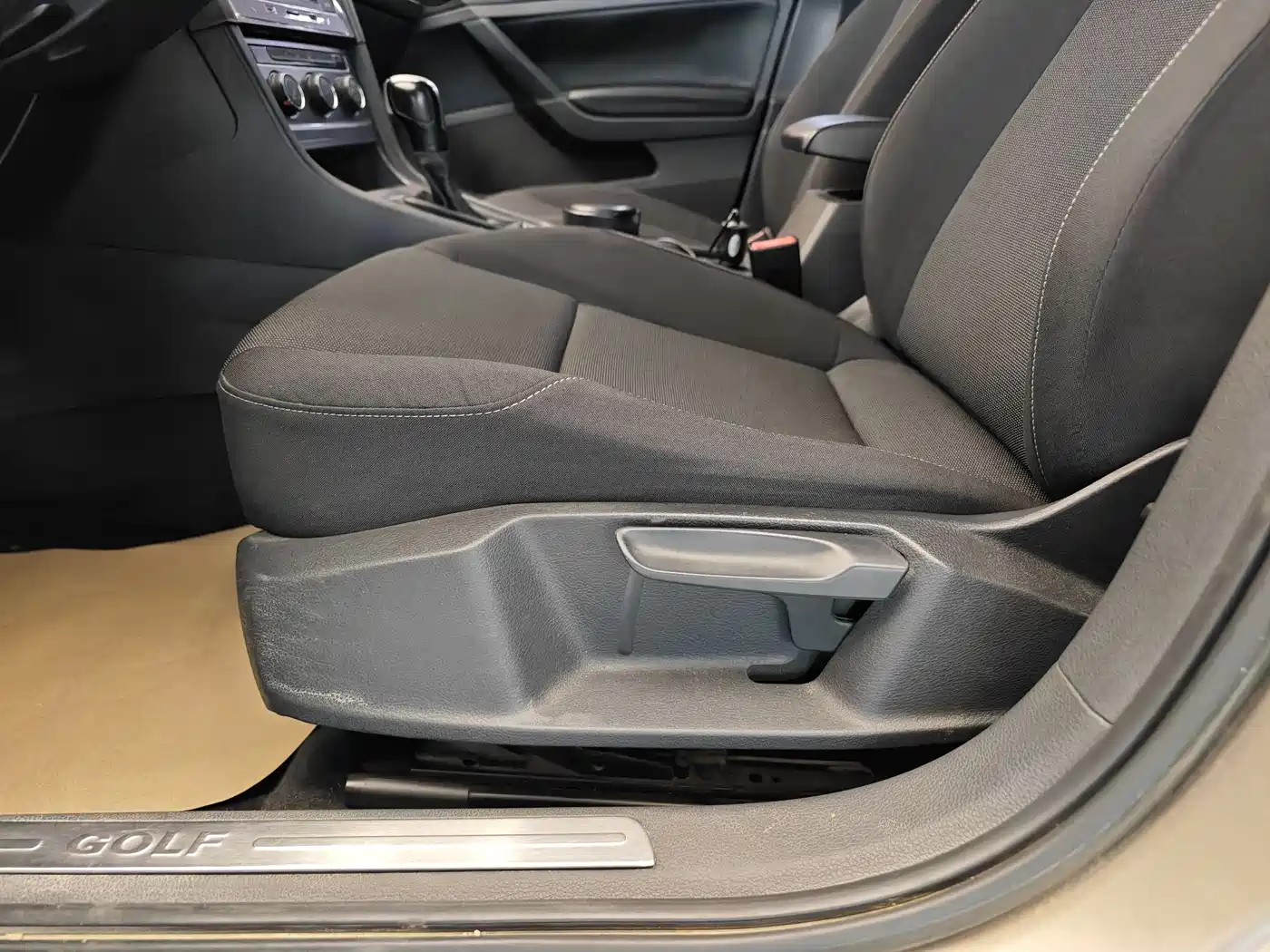Volkswagen Golf 2015 1.6L Automatic Fashion фото 10