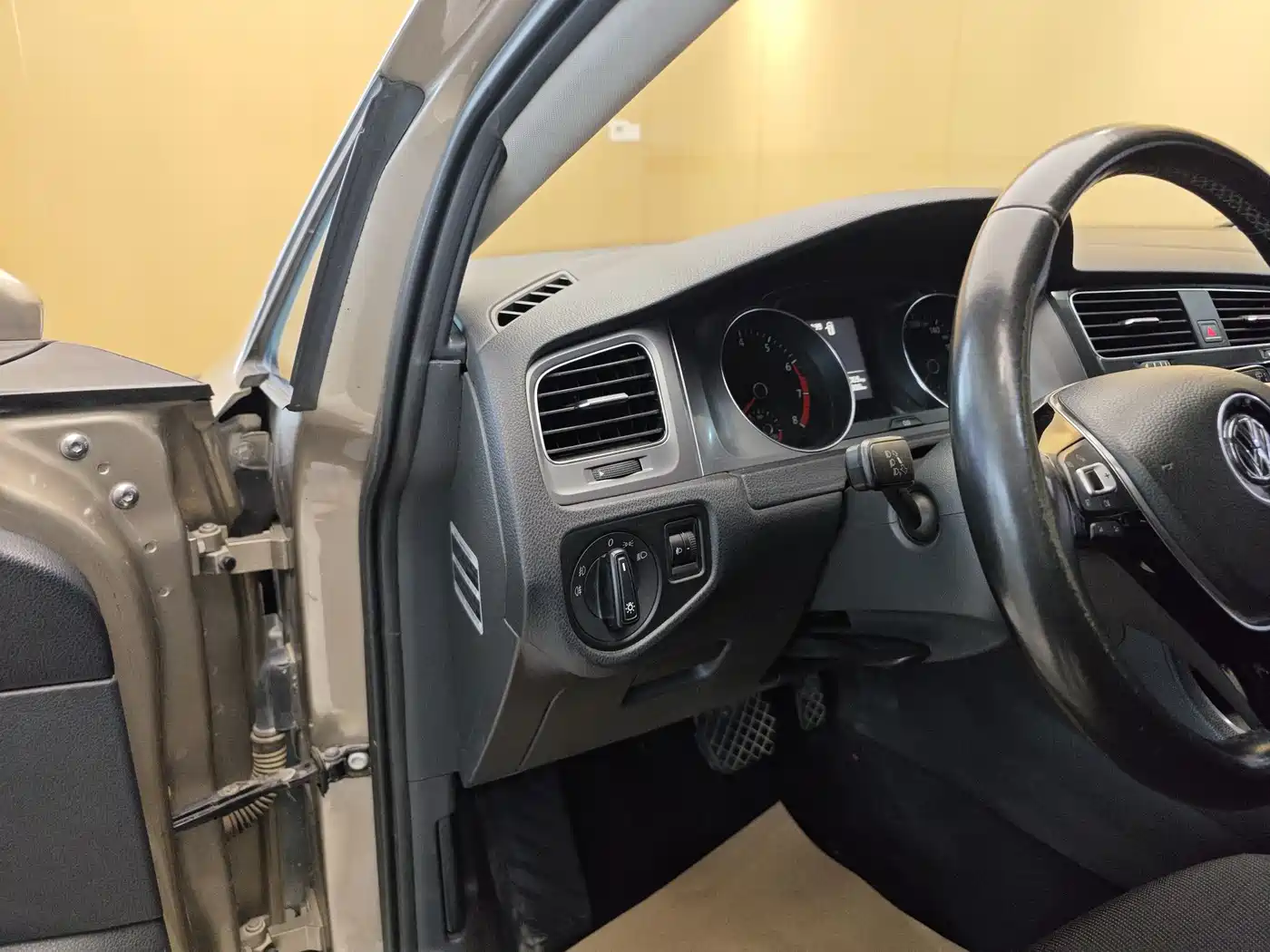 Volkswagen Golf 2015 1.6L Automatic Fashion фото 11