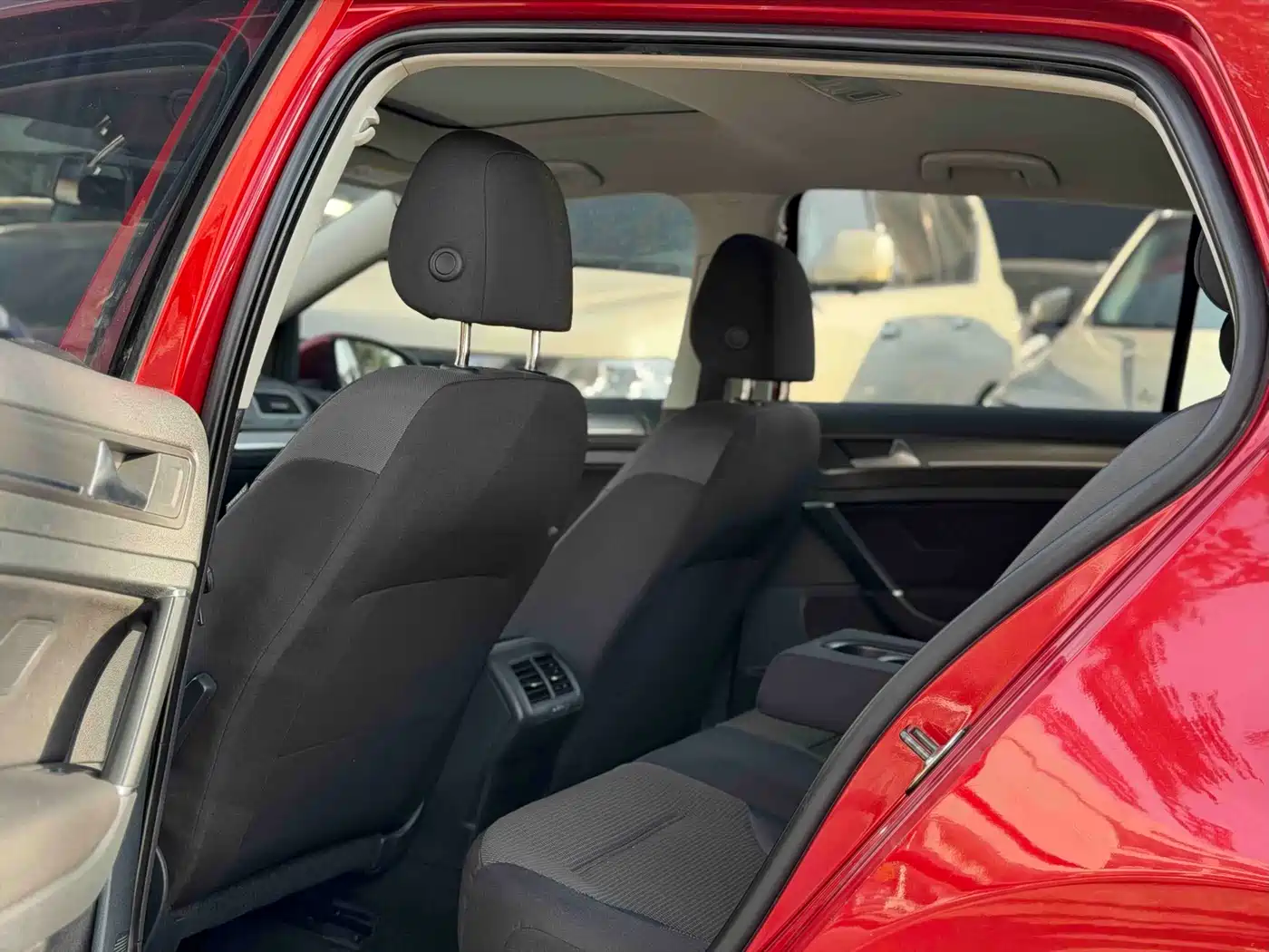 Volkswagen Golf 2015 1.6L Automatic Comfort фото 9