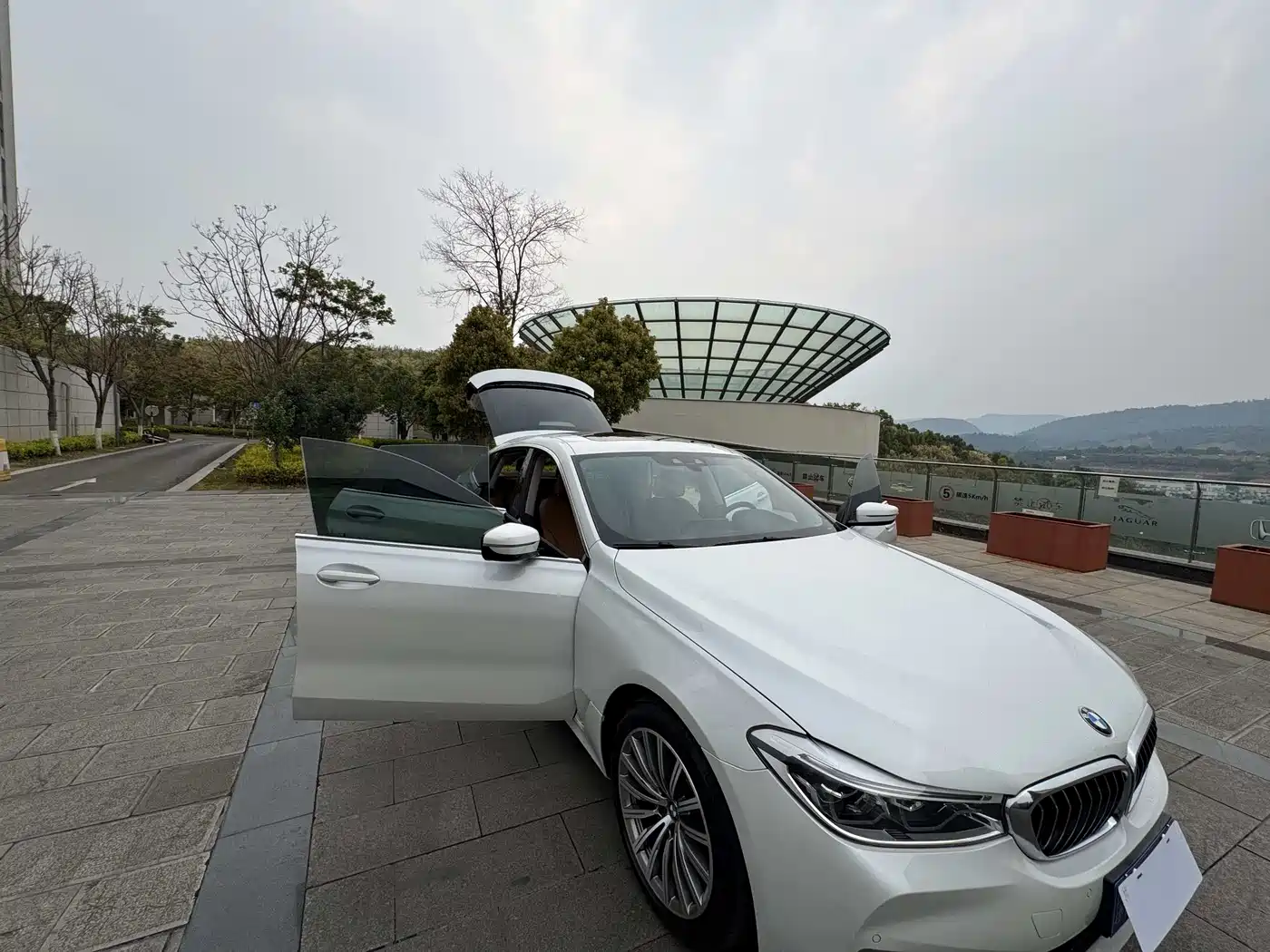 BMW 6 Series GT 2019 630i Luxury Design Package фото 27