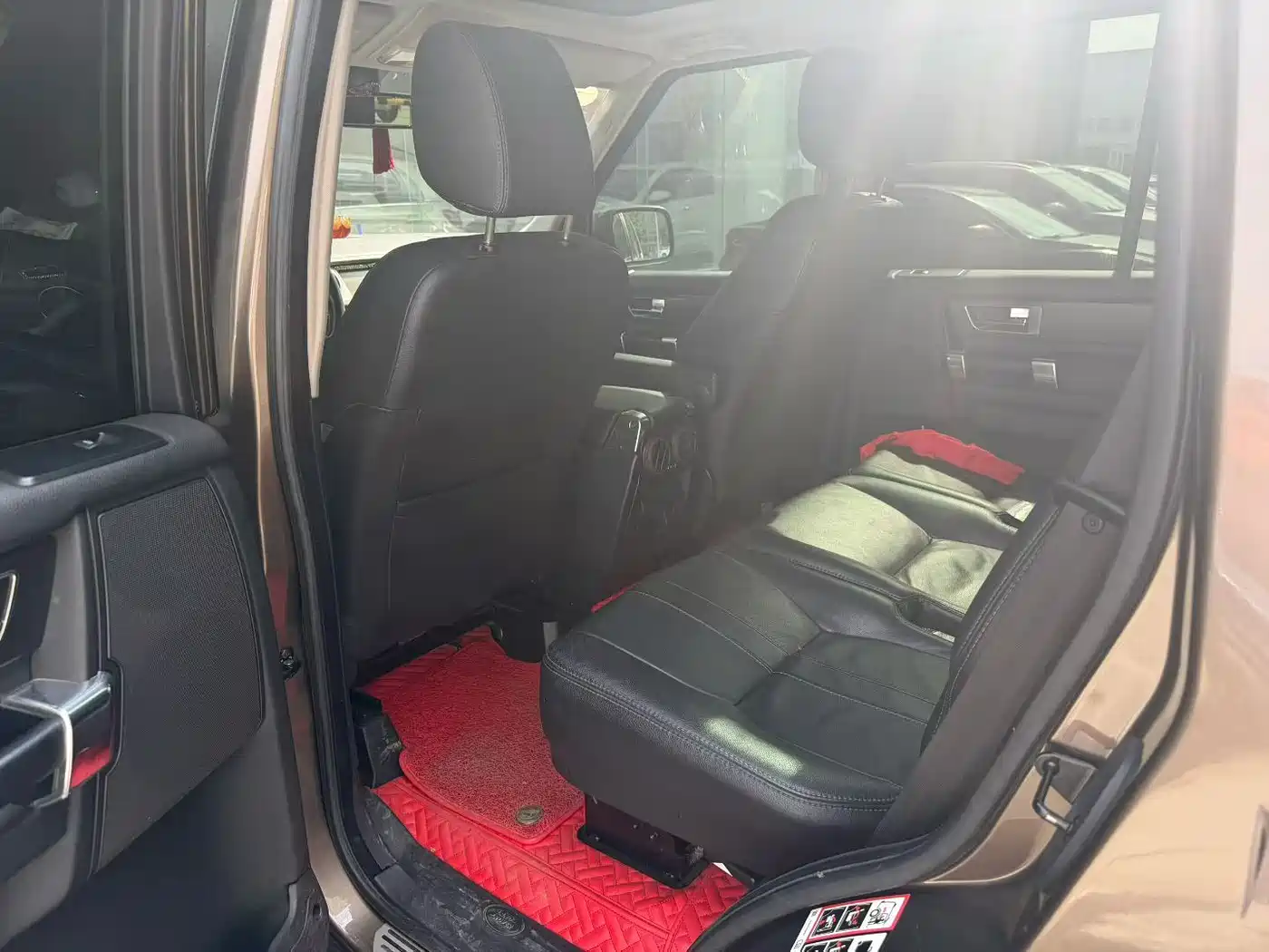 Land Rover Discovery 2013 3.0 SDV6 HSE Diesel фото 9