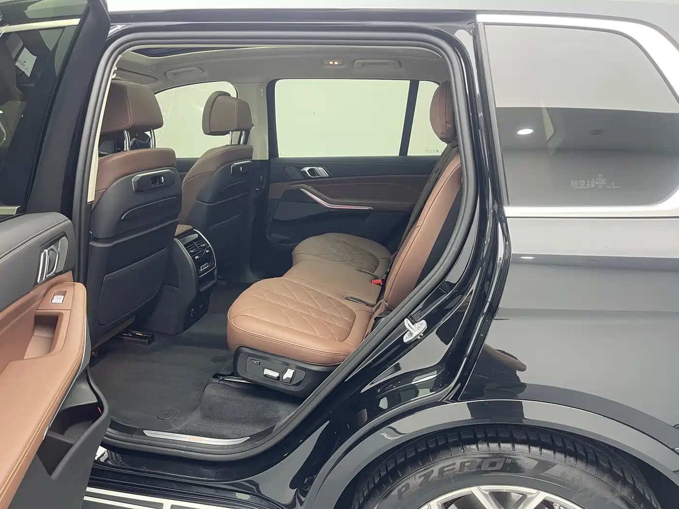 BMW X7 2024 xDrive40i Leading Luxury Package фото 17