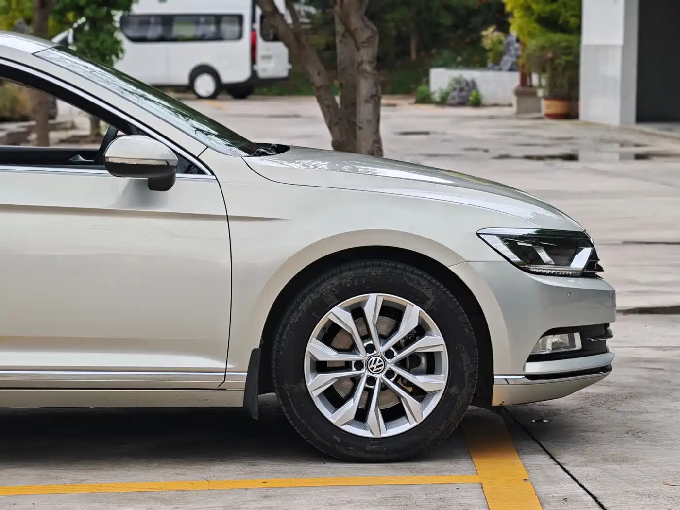 Volkswagen Magotan 2018 Facelift 330TSI DSG Luxury фото 8