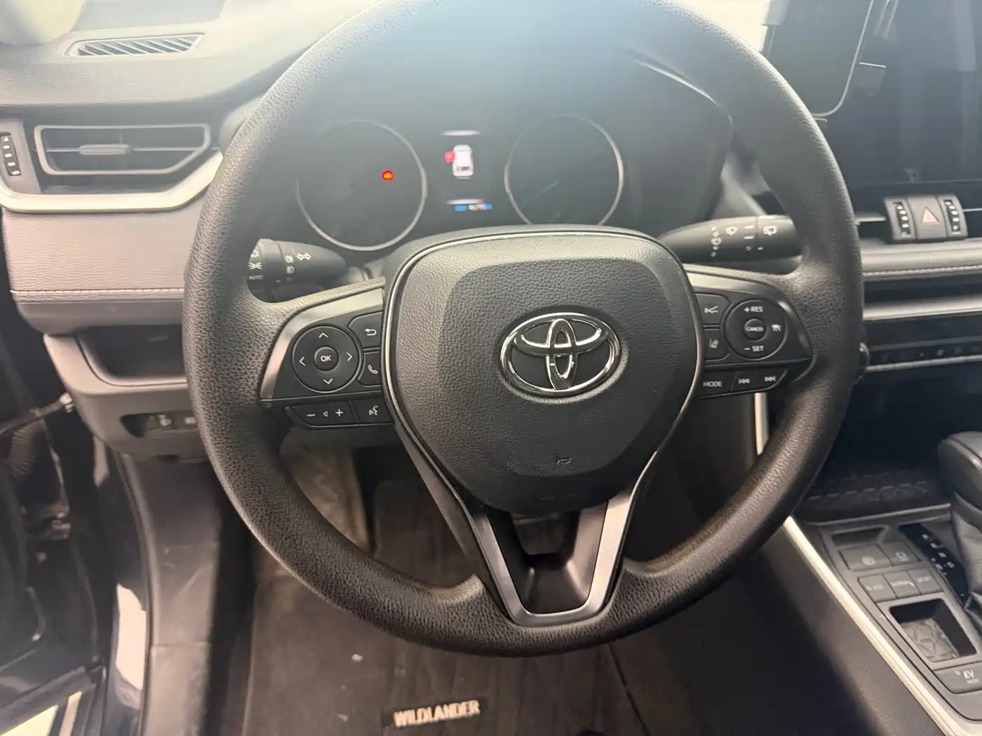 Toyota Wildlander 2021 Hybrid 2.5L E-CVT 2WD Luxury Edition фото 9