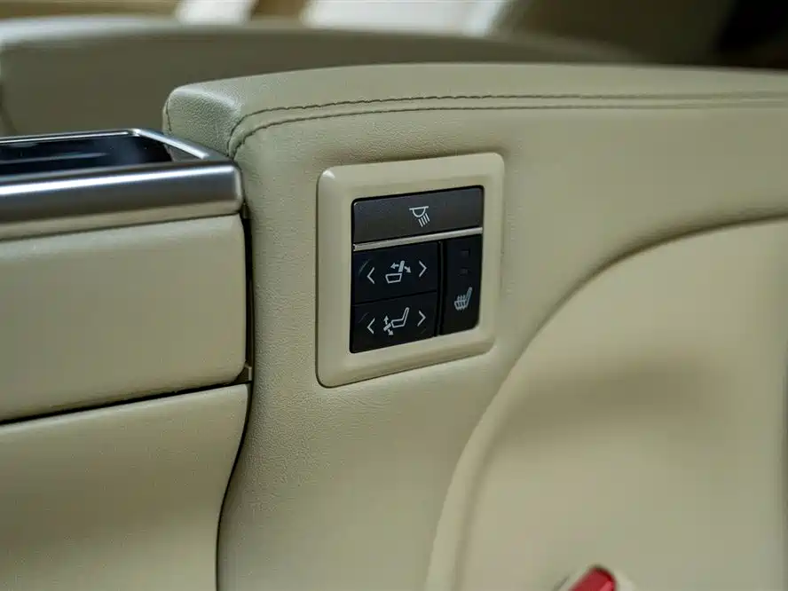 Toyota Alphard 2021 Hybrid 2.5L Luxury фото 18