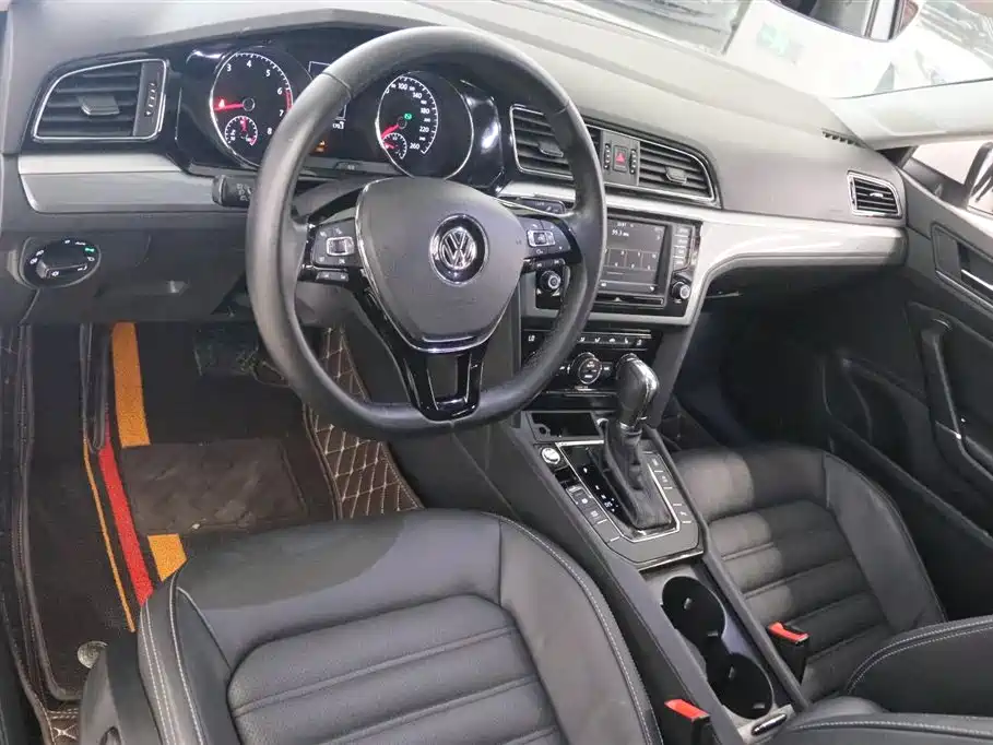 Volkswagen Lamando 2017 280TSI DSG Luxury Edition фото 11