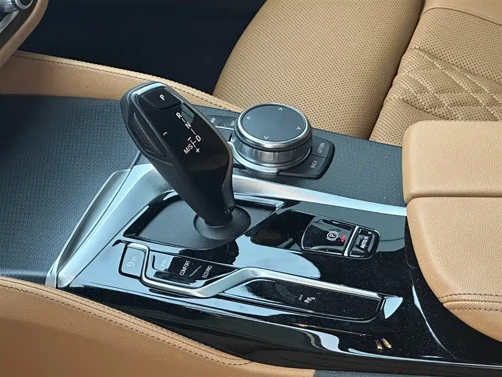 BMW 5 Series (Import) 2022 Model Second Facelift 525i M Sport Package фото 11