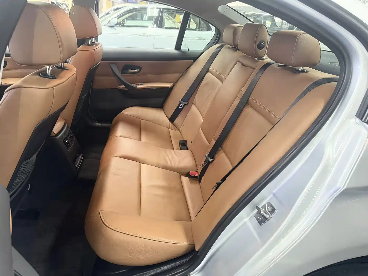 صورة 16 - BMW 3 Series