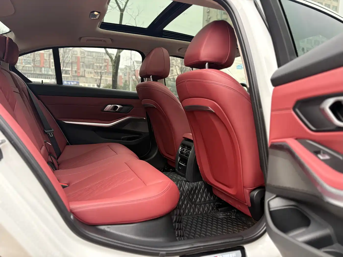 BMW 3 Series 2023 320Li M Sport Package фото 10
