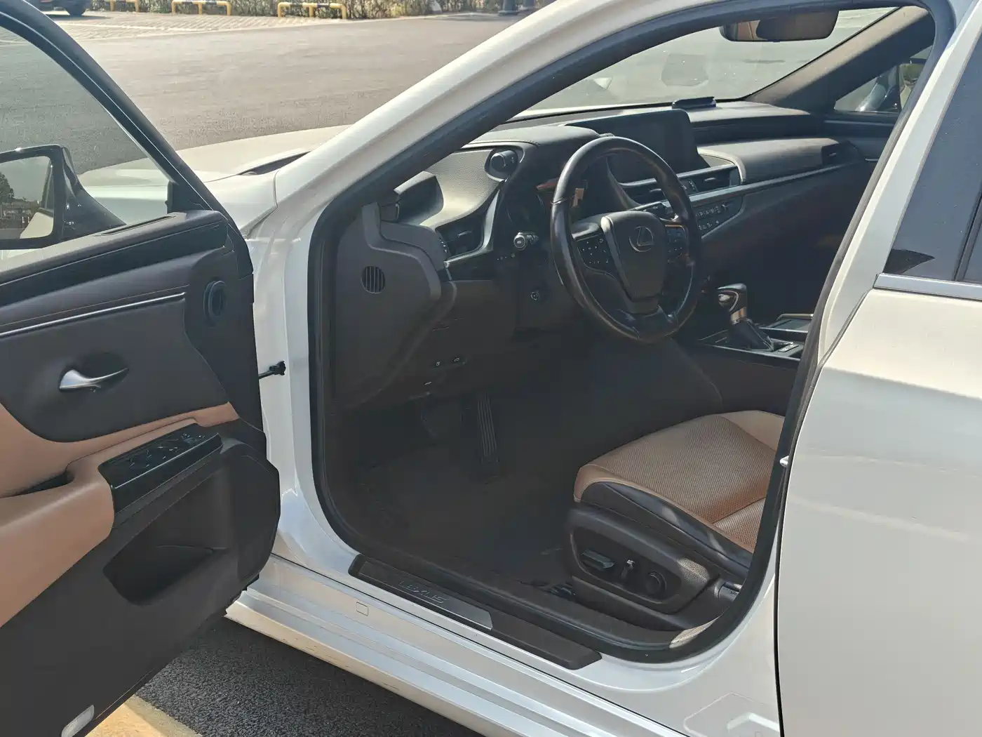 Lexus ES 2020 Model 300h Excellence Edition China V фото 4
