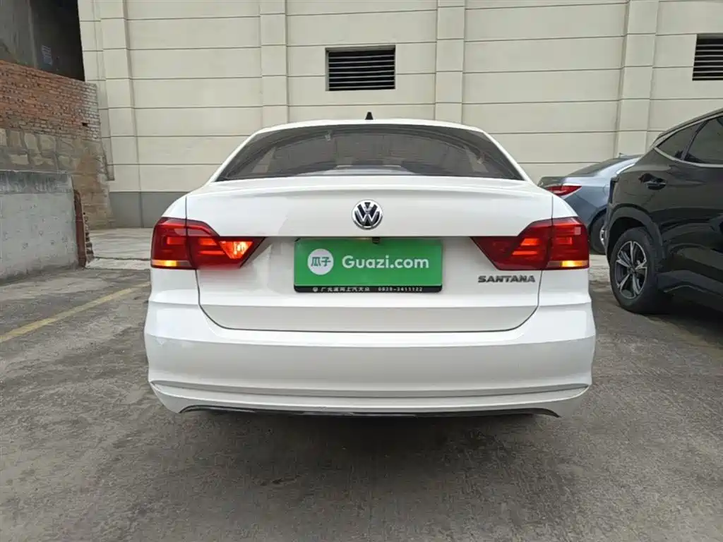 VOLKSWAGEN SANTANA