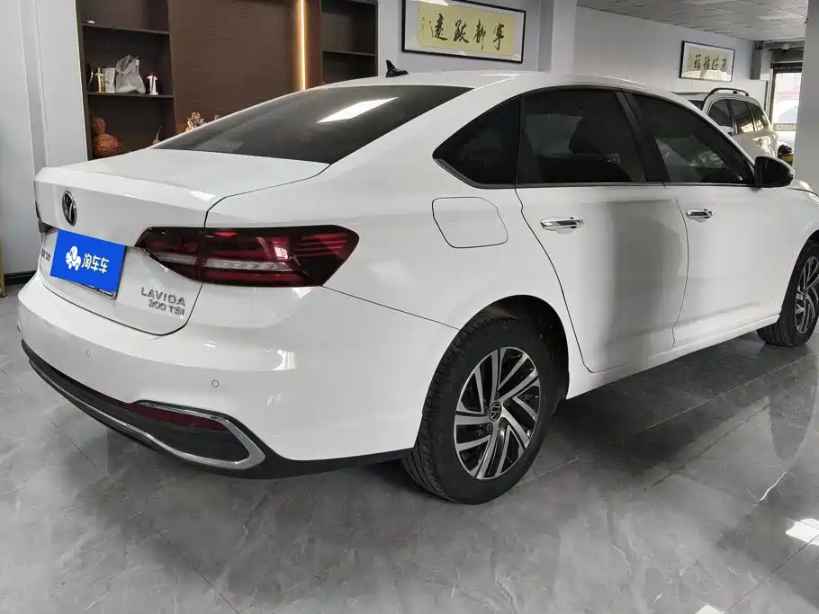 Фото 3 - Volkswagen Lavida