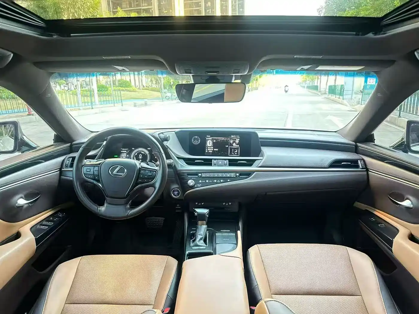 Фото 4 - Lexus ES