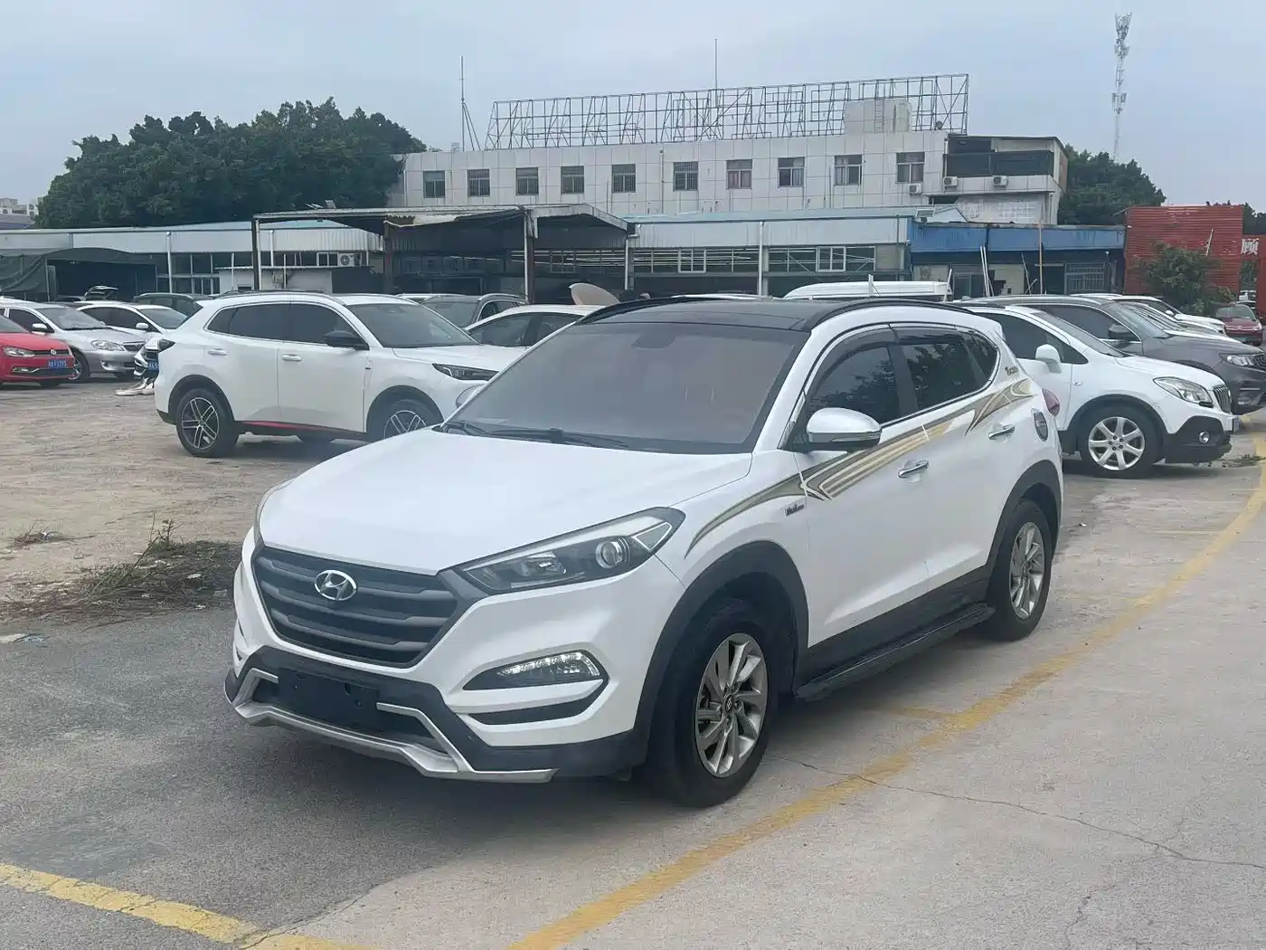 HYUNDAI TUCSON