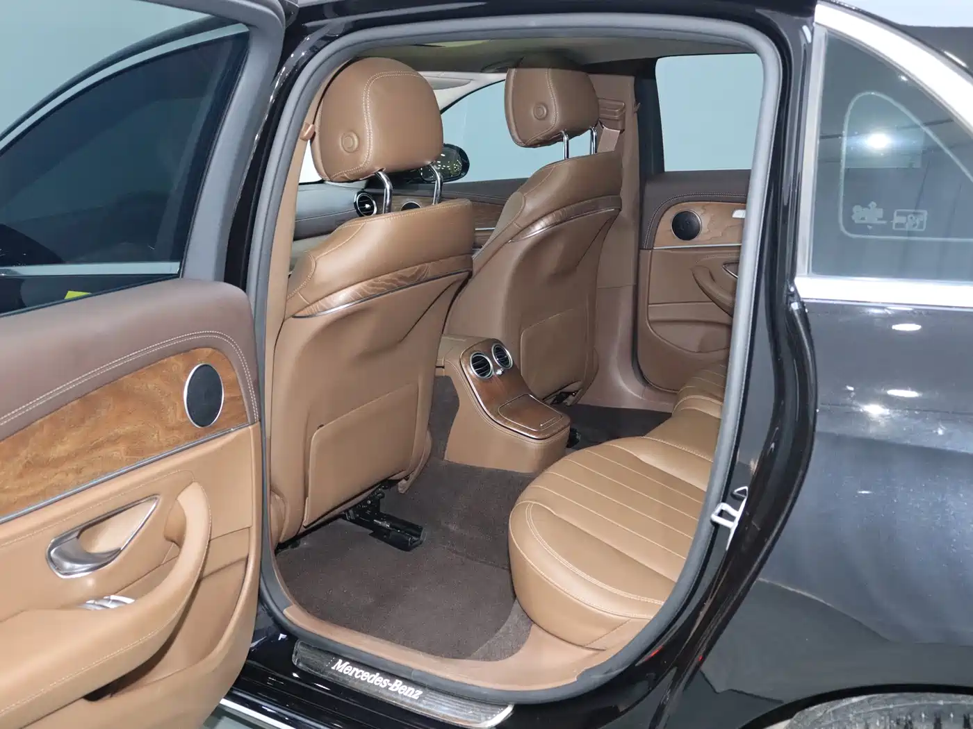 Mercedes-Benz E-Class 2021 E 300 L Fashion фото 15